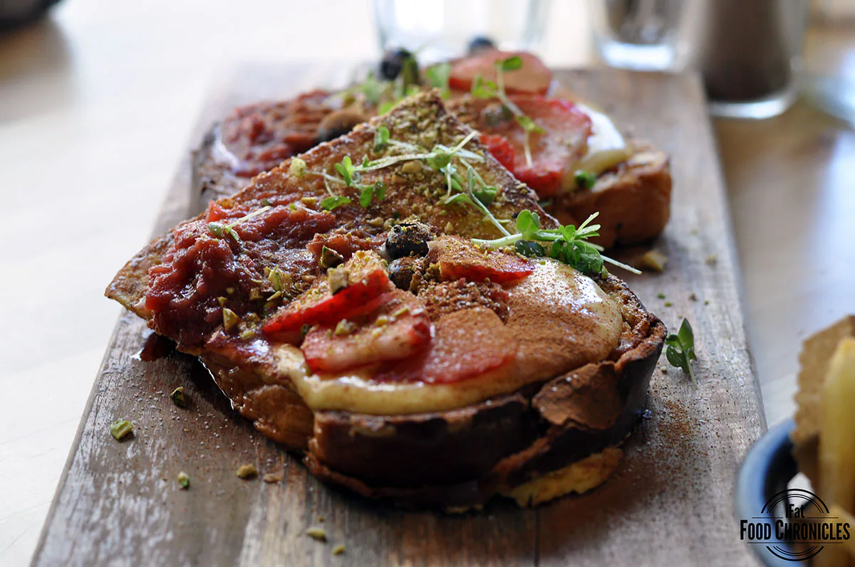 French toast with fresh strawberries and strawberry jam