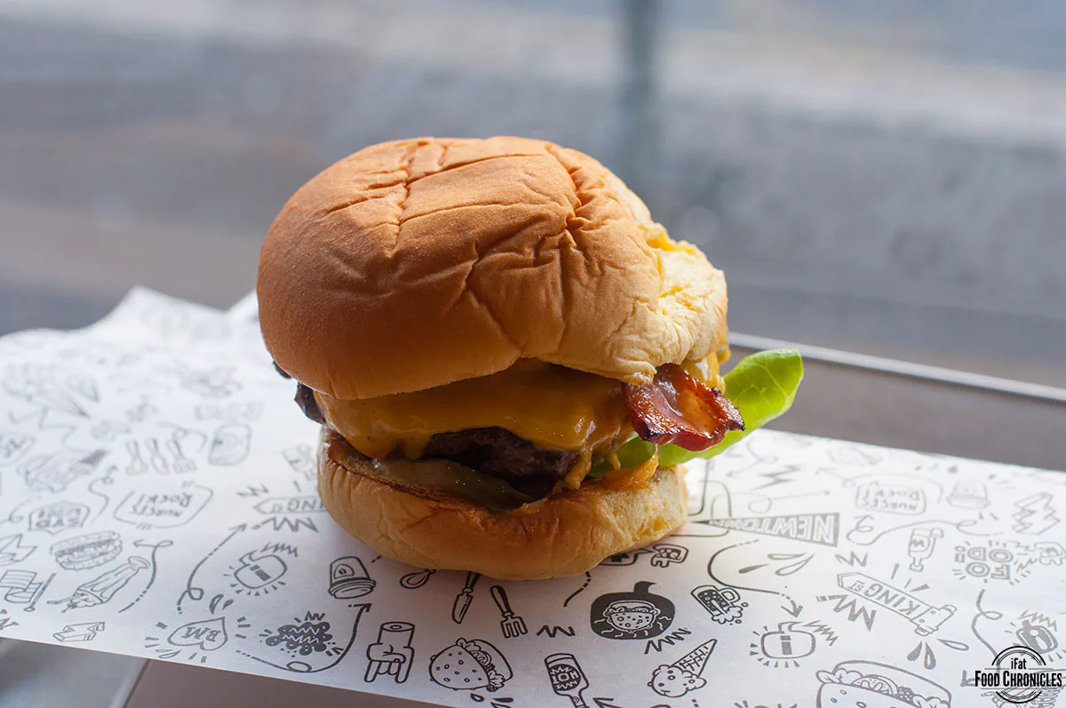 jacks newtown bacon cheeseburger