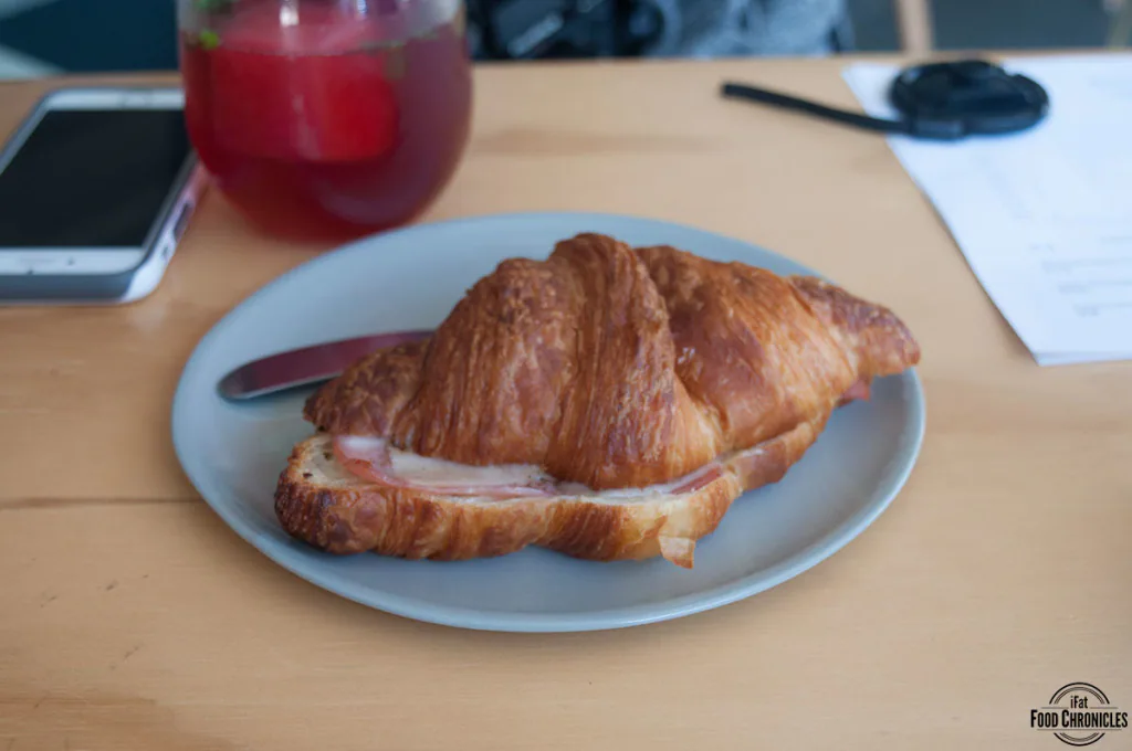 petal met sugar croissant