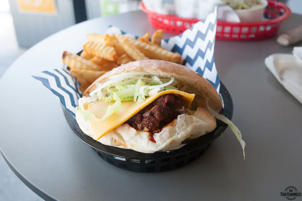 belle's hot chicken sandwich