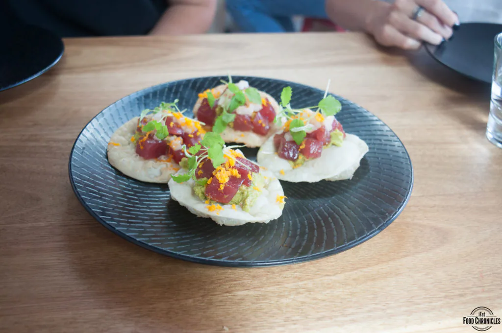 phomo tuna tostada