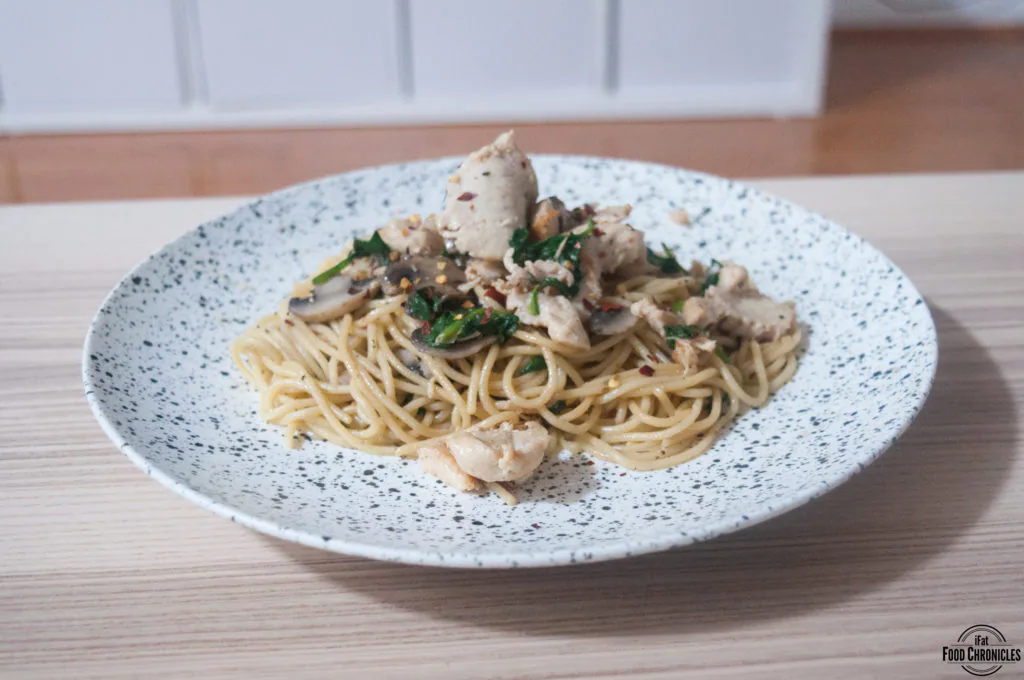 Chicken, spinach and mushroom pasta