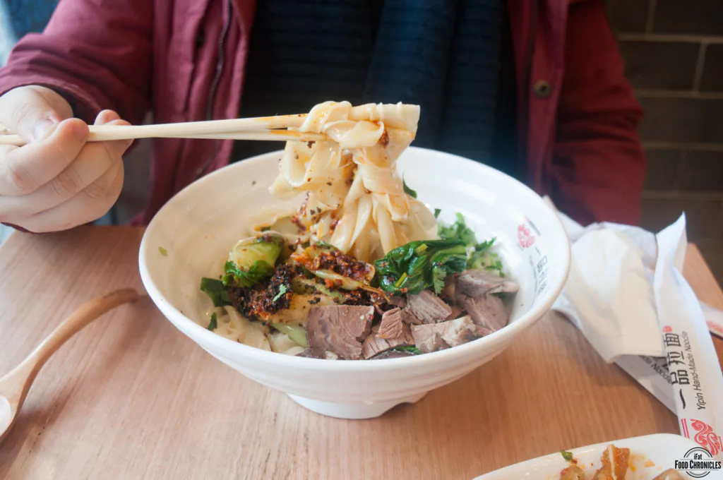 yipin garld and chili noodles