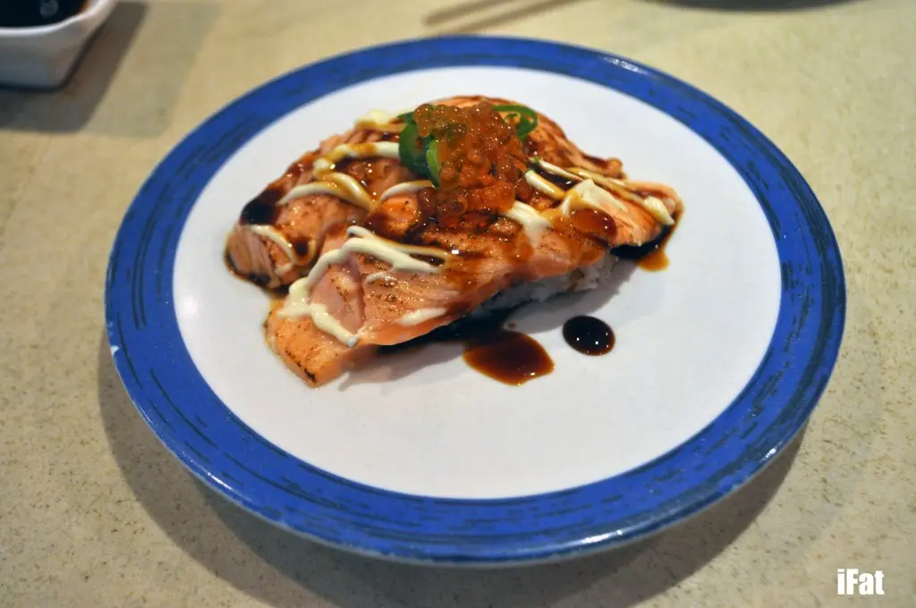 Seared salmon belly with salmon roe