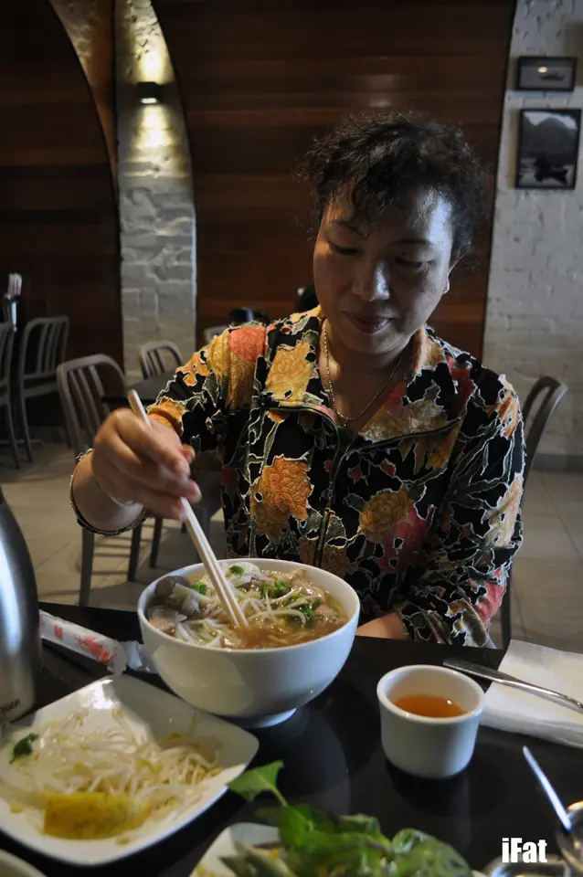 My mother ordered the pho dac biet. I guess our affinity for pho is genetic