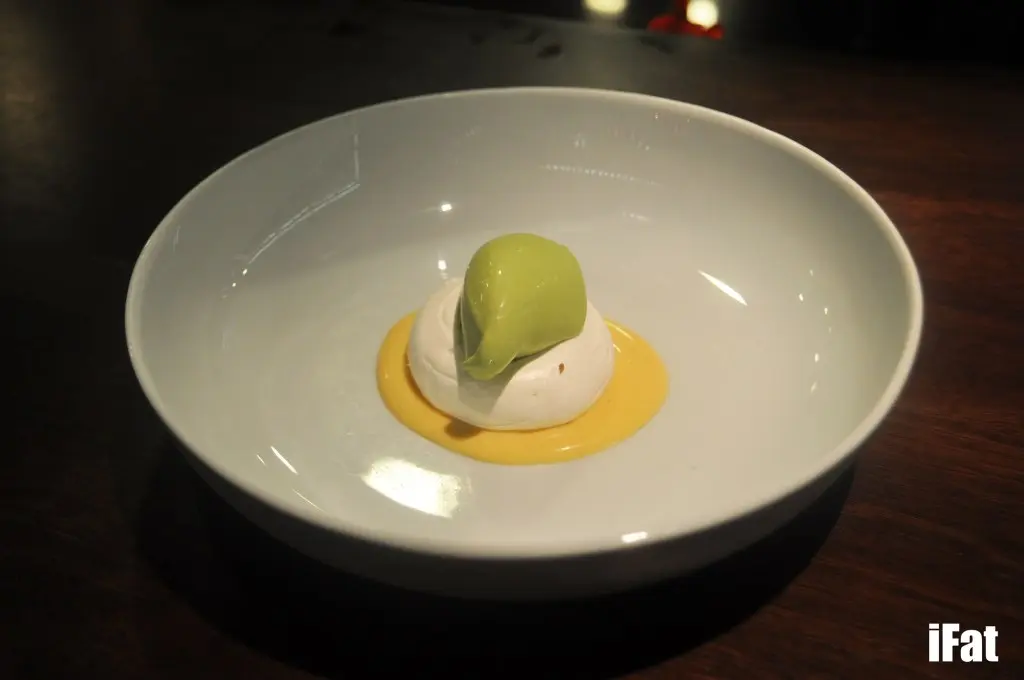 Sweet corn custard, annieseed meringue and chervvil ice cream