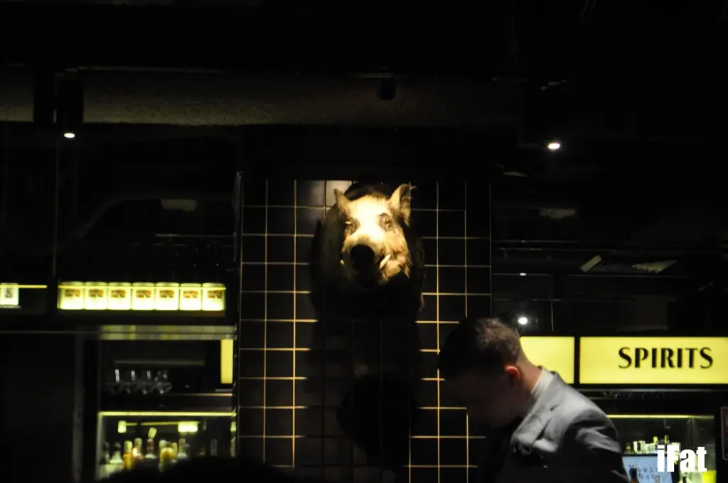 Swine & Co, CBD — food and venue photograph