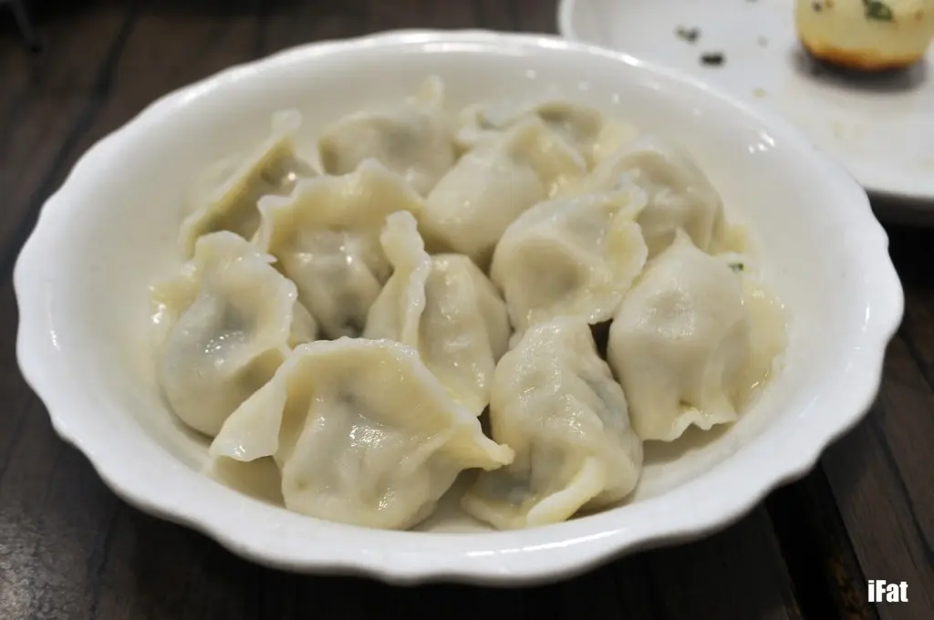 Poached pork & chive dumplings
