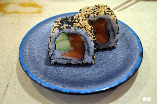 Sesame crusted salmon and avocado roll