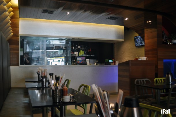 Oh hey, you can get drunk when getting pho. Too bad not many people in Australia drink,